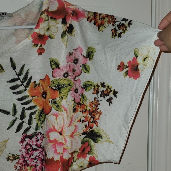 Floral top - Picture 2 of 4